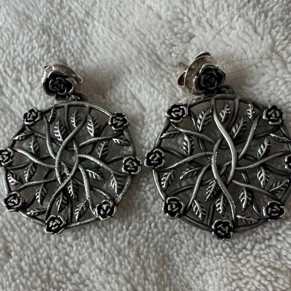 Sterling silver whimsy rose vine post earrings . - Picture 1 of 1